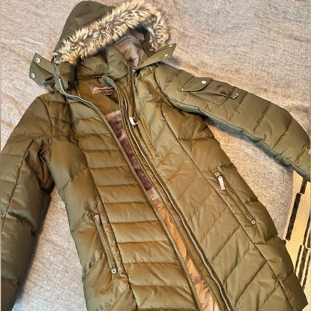 Women’s Puffer Jacket (mid length)